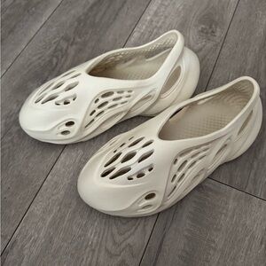 Adidas Yeezy Foam Rnnr / Runner - Ararat - Size Men’s 7